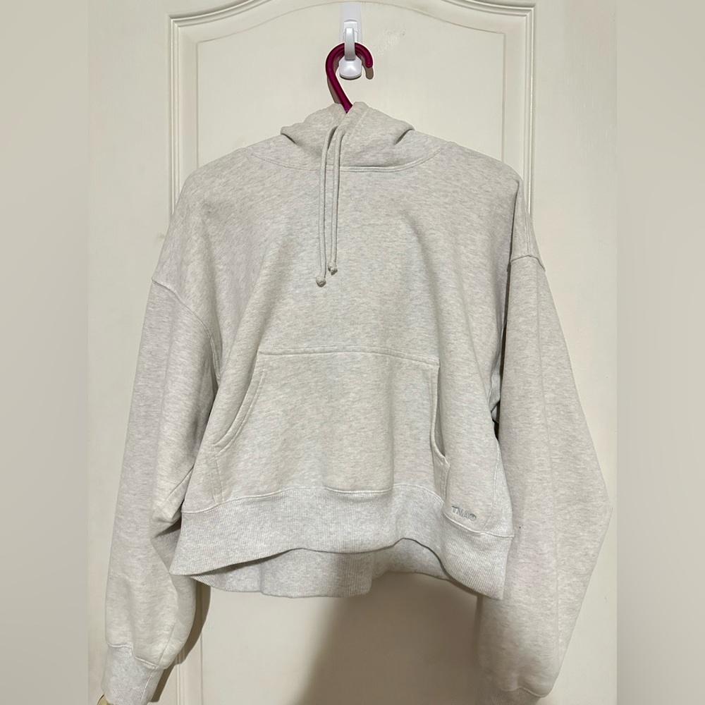 Aritzia TNA 
Cozy Fleece Boyfriend Shrunken Hoodie